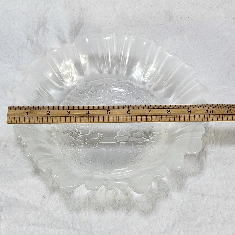 Mikasa Winter Dreams Frosted Glass Christmas Winter Scene Bowl Scalloped Edge